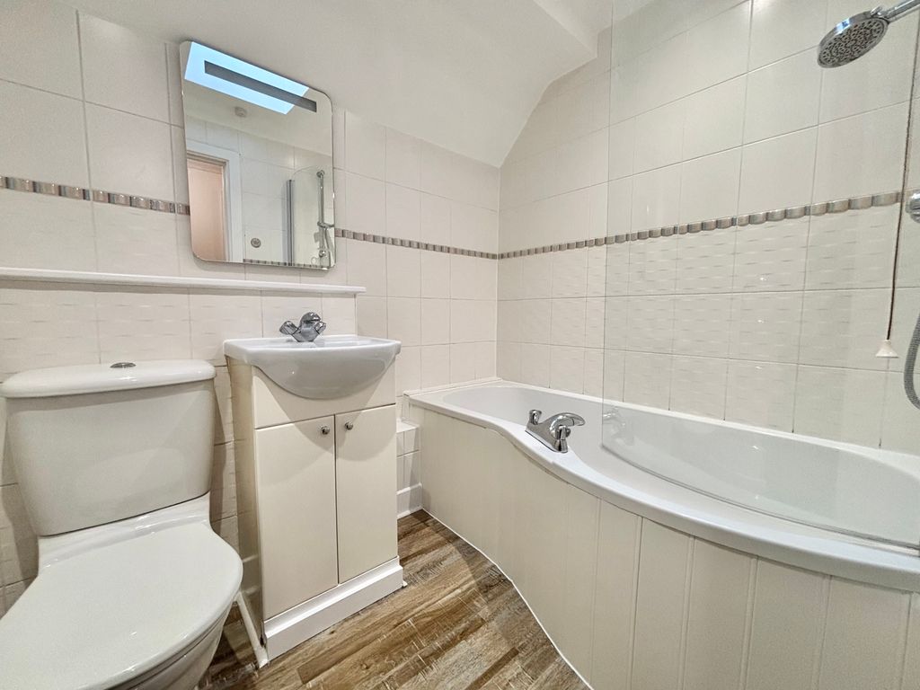 Property photo 3 of 8 Img_3524