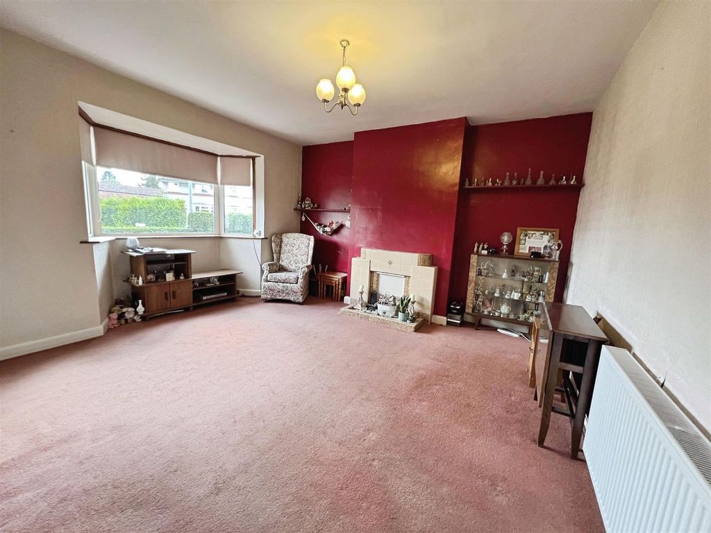 Property photo 3 of 12 Living Room