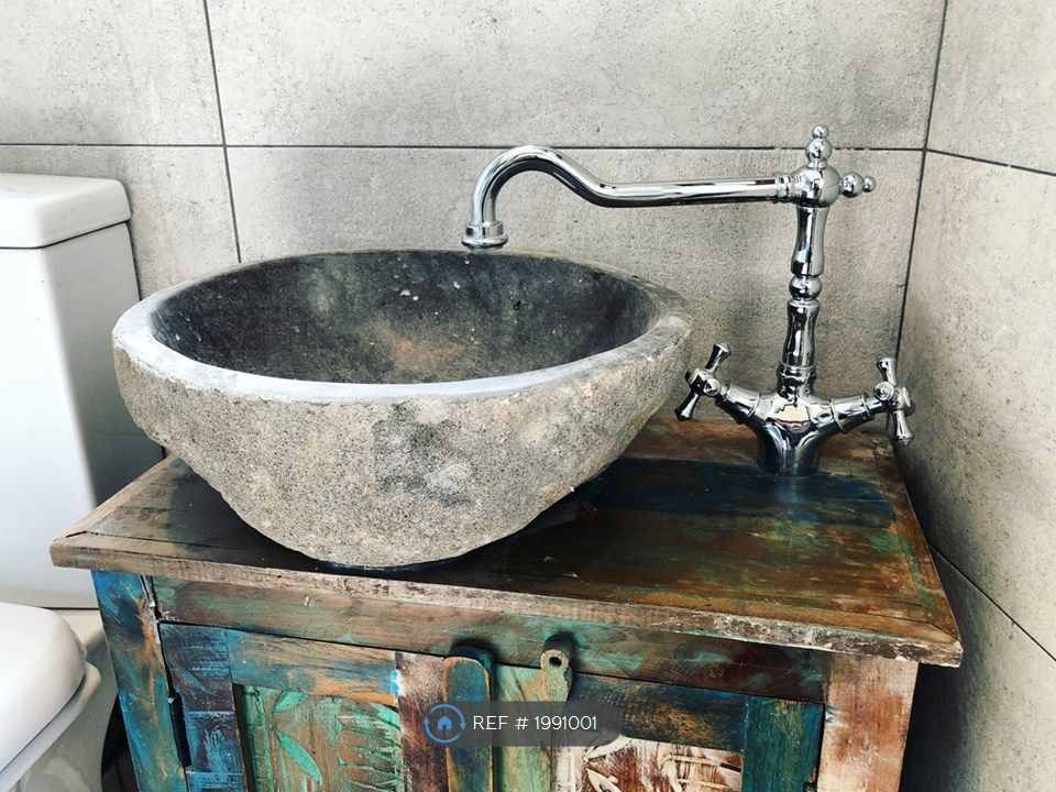 Property photo 3 of 16 River Stone Sink, Feature Tap, Vintage Feel