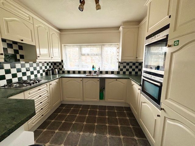 Property photo 2 of 13 Kitchen