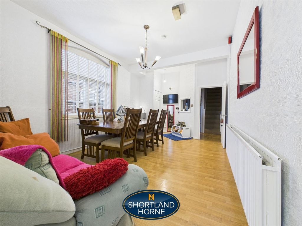 Property photo 3 of 43 Cam04377G0-Pr0091-Still005.Jpg