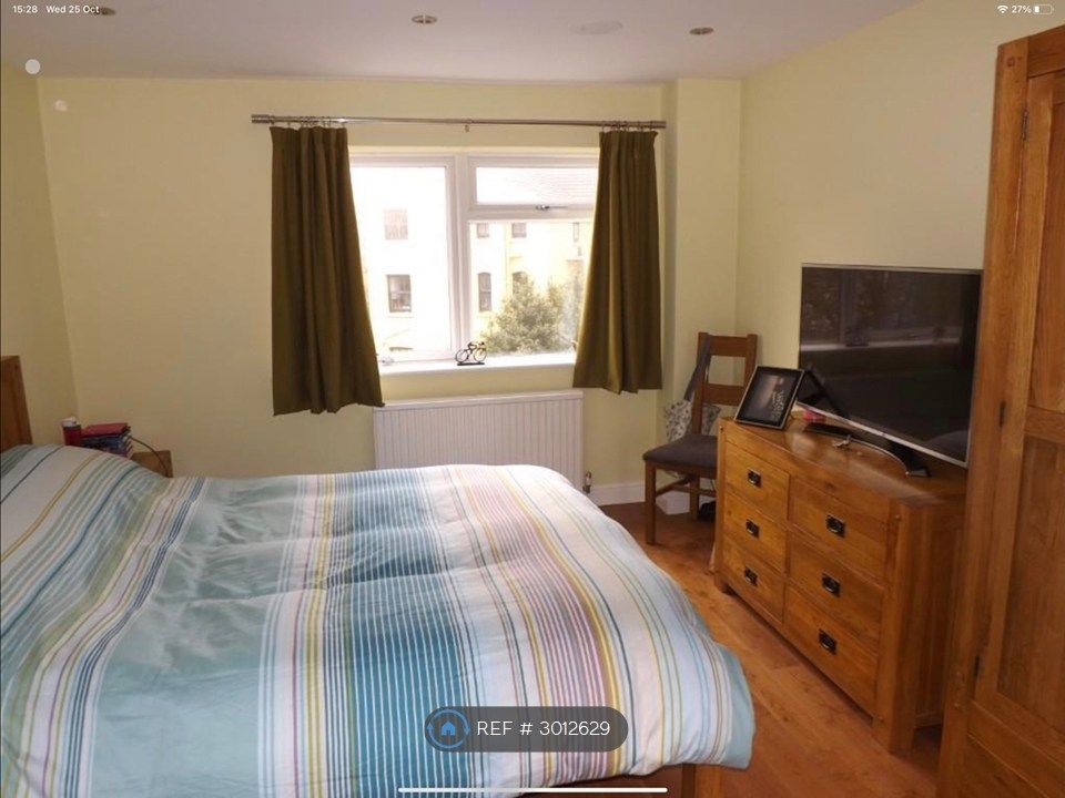 Property photo 1 of 9 Bedroom 1
