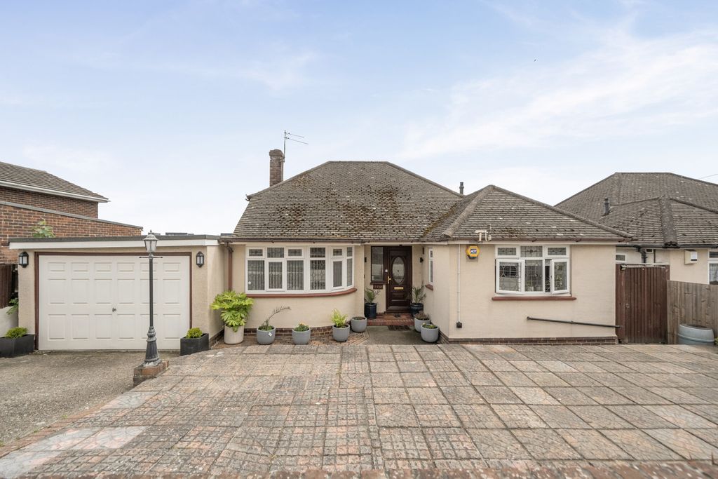 Property photo 1 of 18 1463089-17-6A05Cb...