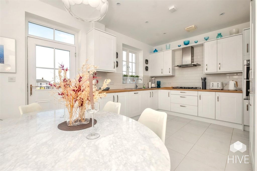 Property photo 3 of 26 Kitchen Diner