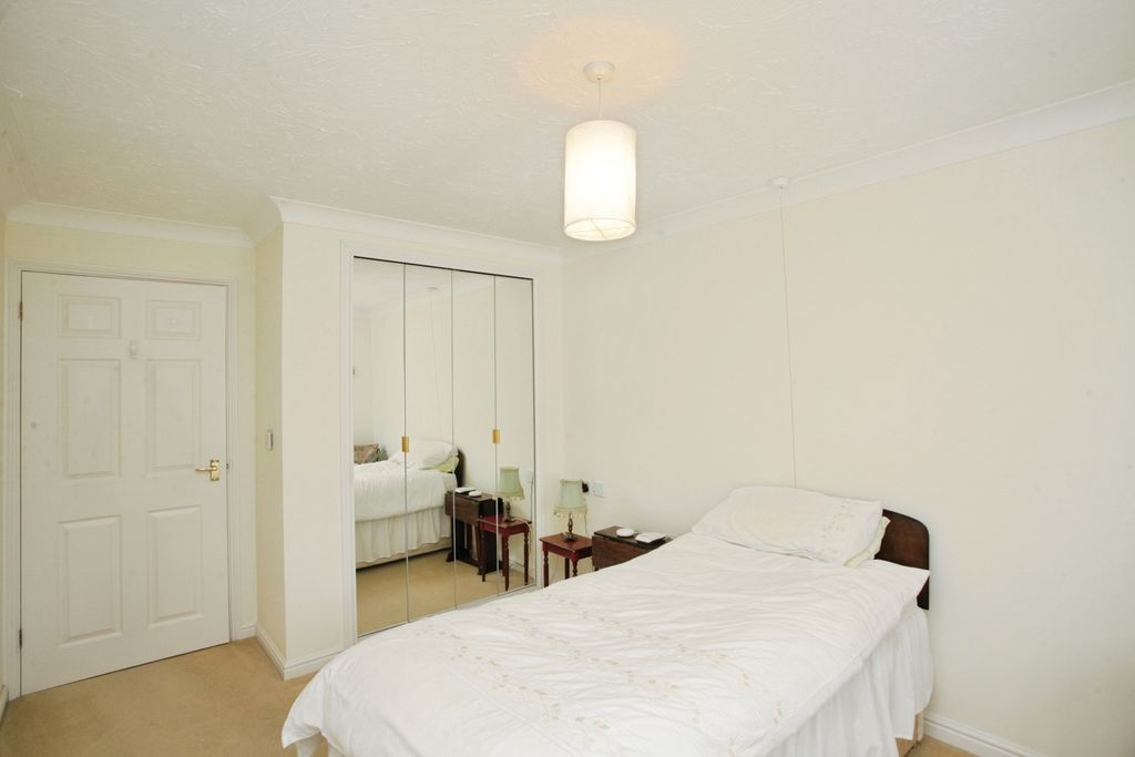 Additional image 10 of 2 bed flat for saleRoss Court, Rugby CV21