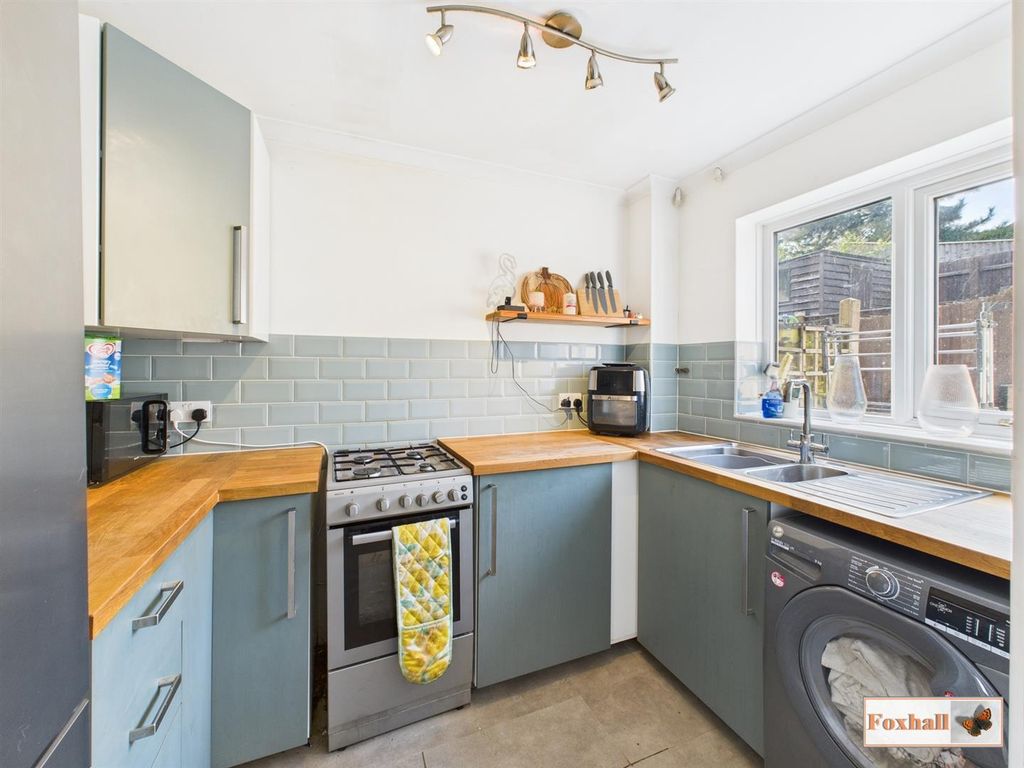 Property photo 2 of 13 Kitchen