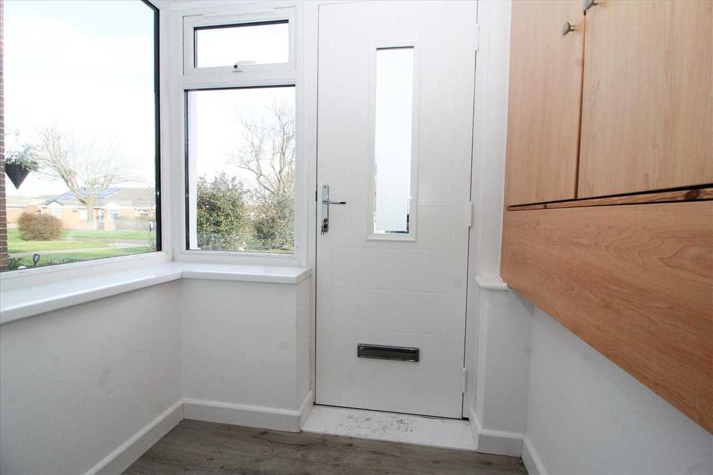 Property photo 2 of 10 Entrance Lobby