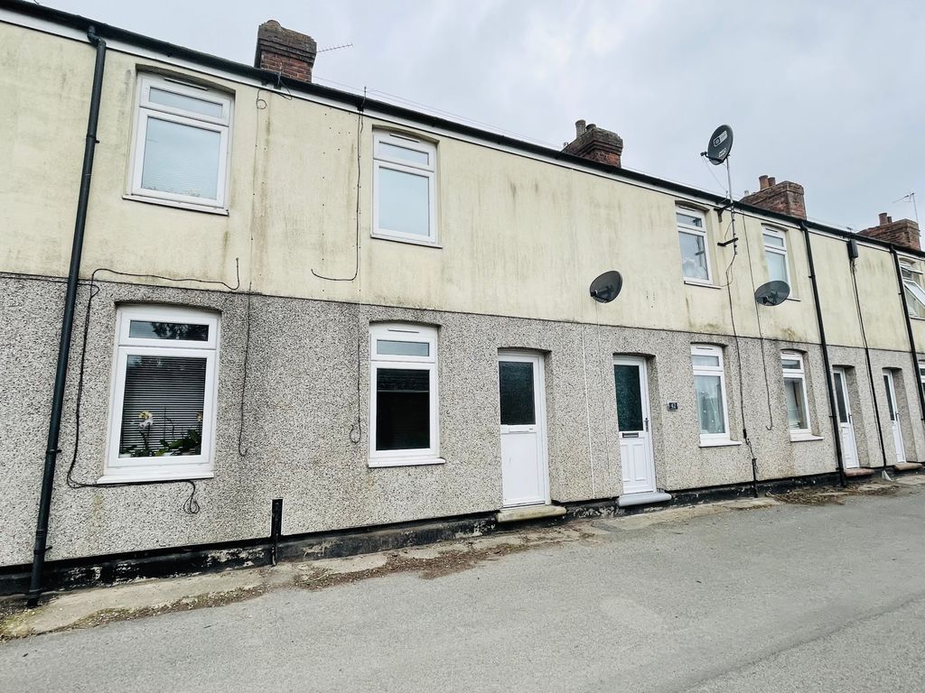 Property photo 1 of 8 Front