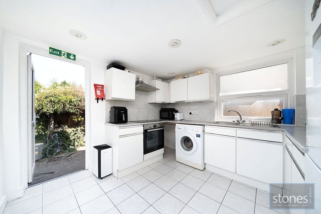 Property photo 2 of 16 Picture No. 05