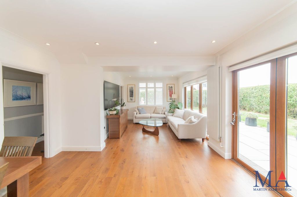 Property photo 1 of 39