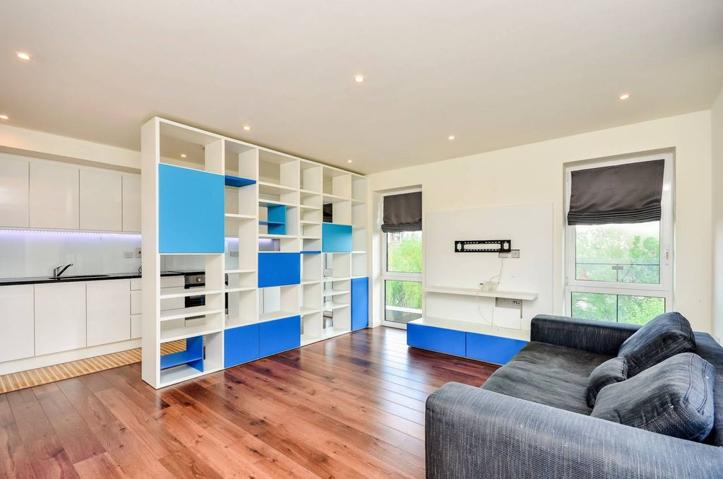 Property photo 2 of 9