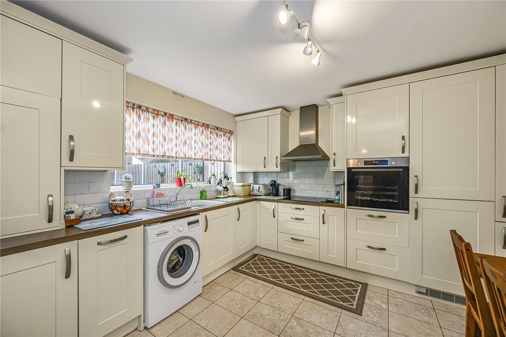 Property photo 3 of 14 Kitchen