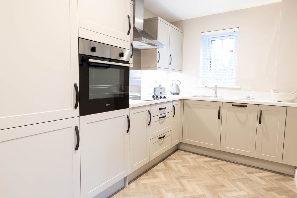 Property photo 2 of 13 Kitchen
