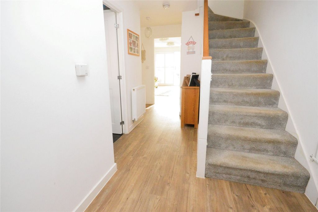 Property photo 3 of 18 Picture No. 02