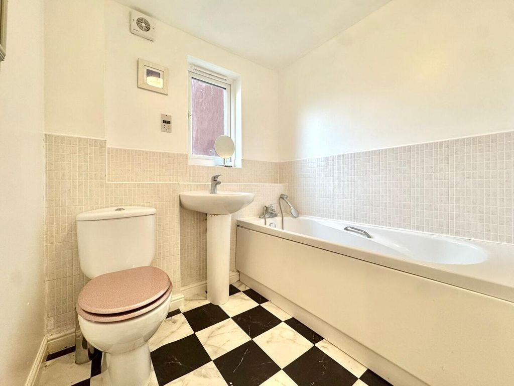 Additional image 10 of 2 bed flat for saleHighbridge Quay, Highbridge TA9