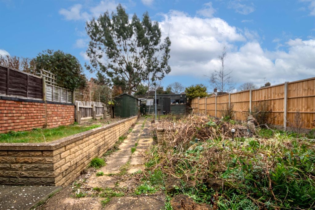 Property photo 2 of 11