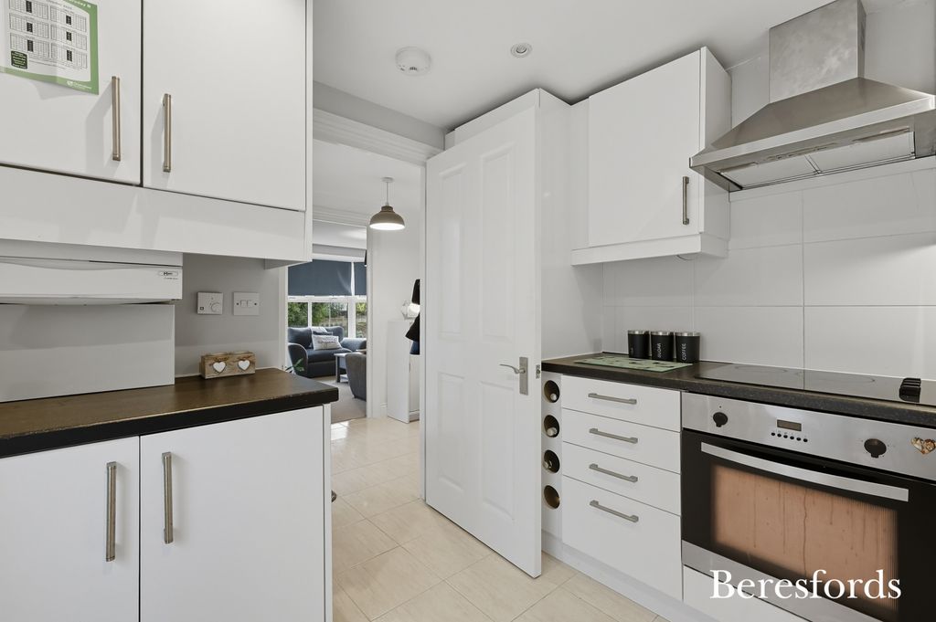 Property photo 2 of 16 Picture No. 13