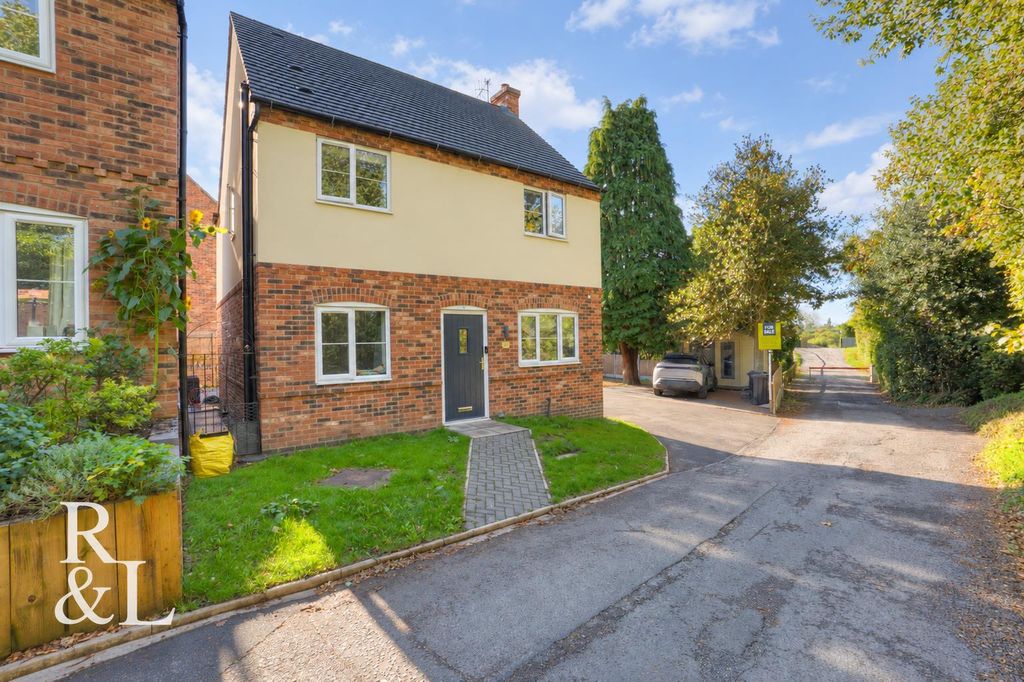 Property photo 1 of 18 Royston&Lund (1).Png