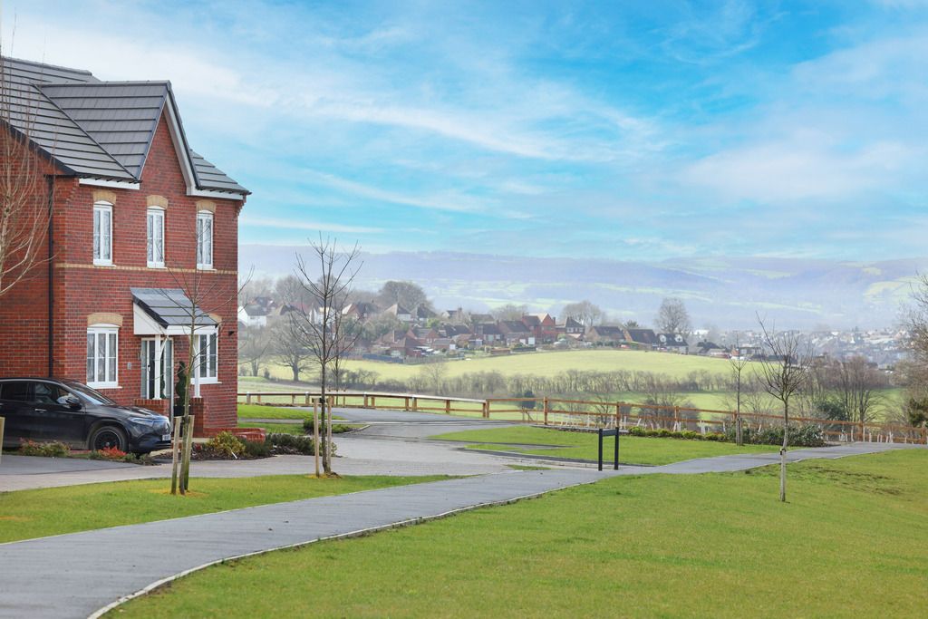 Property photo 1 of 11 Ey_Bh_Brimingtonheights_Street Edit 01