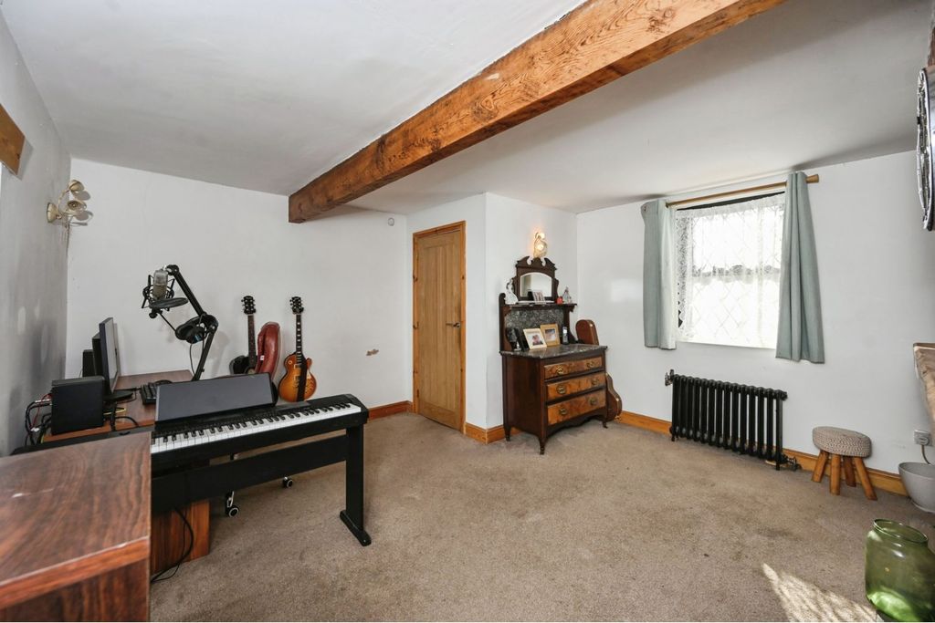 Property photo 3 of 31