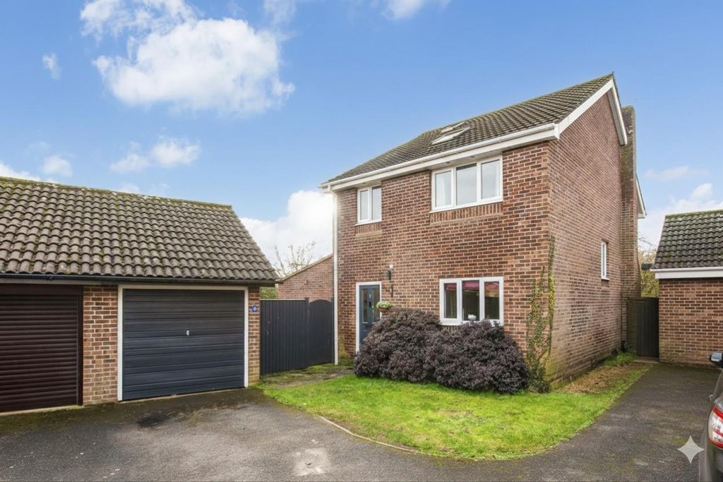 Property photo 1 of 15 8 Northfield .Jpeg