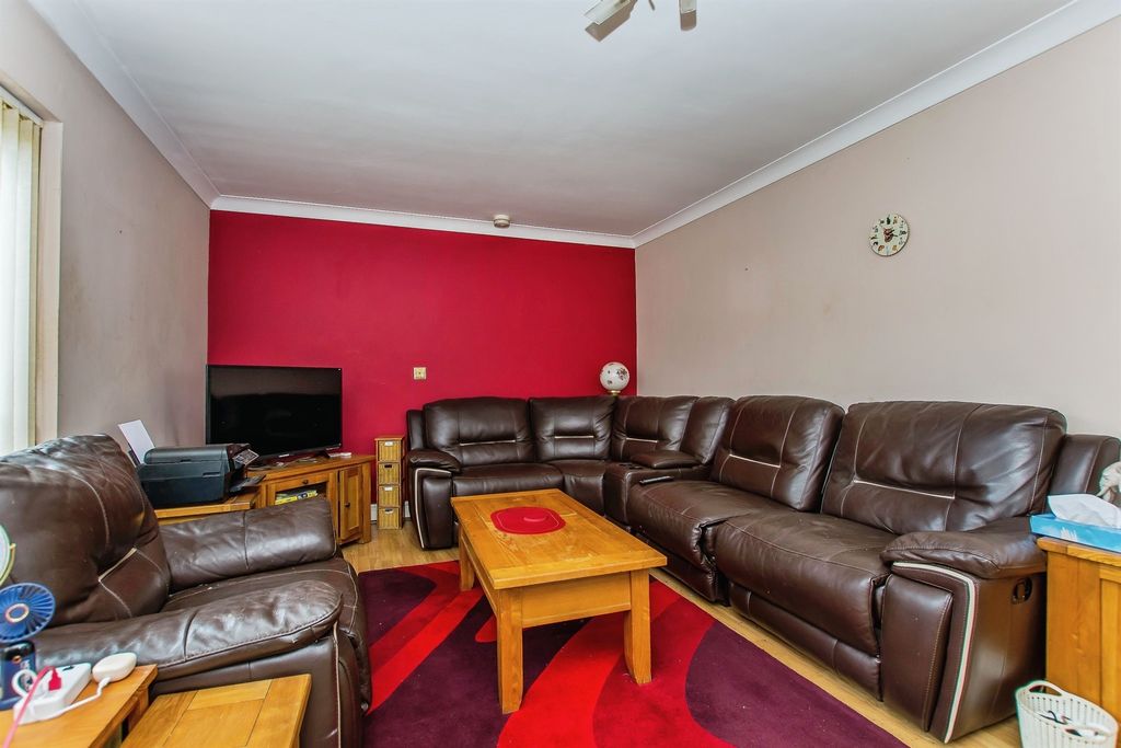 Property photo 3 of 17