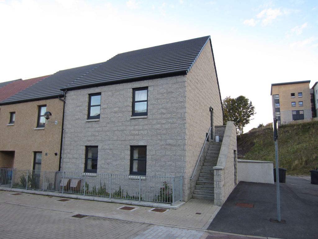 Property photo 1 of 9 040