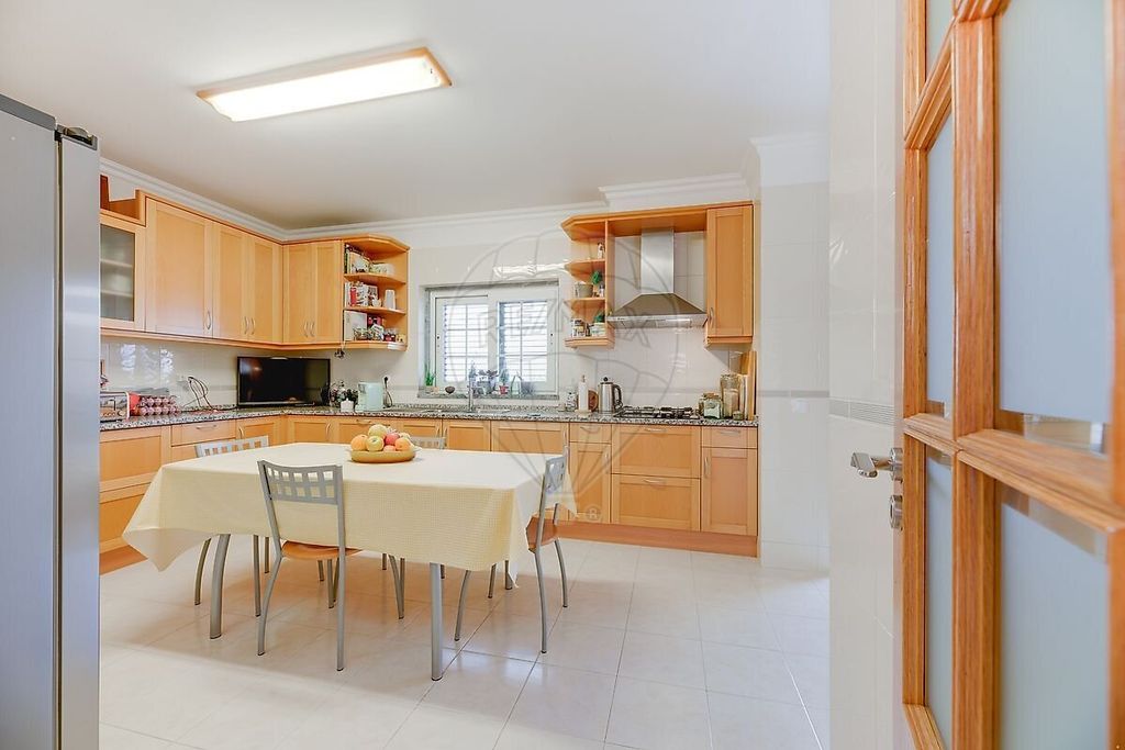 Property photo 3 of 41