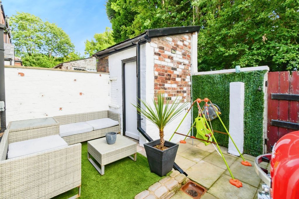 Property photo 2 of 17 Photo