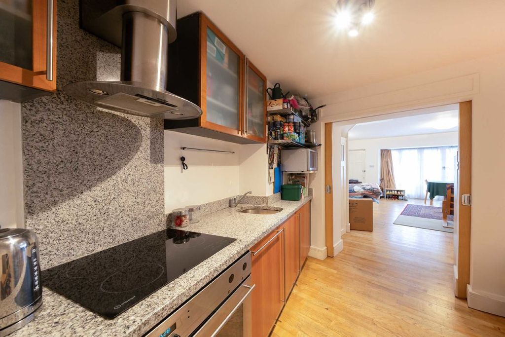 Property photo 3 of 7