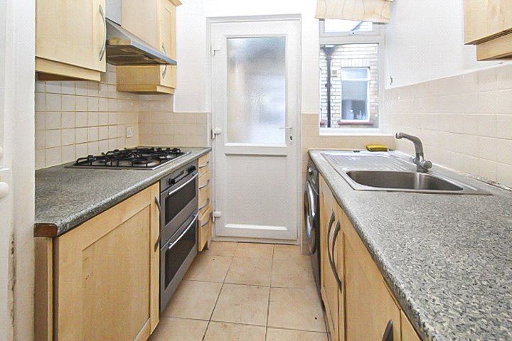 Property photo 3 of 9 Kitchen