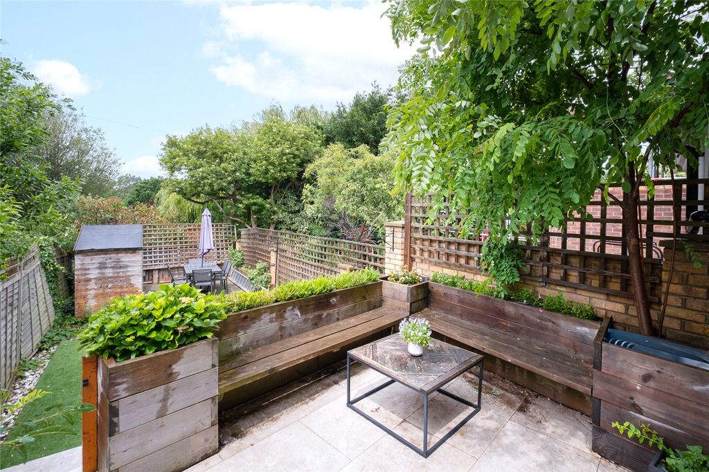 Property photo 2 of 11 Picture No. 14