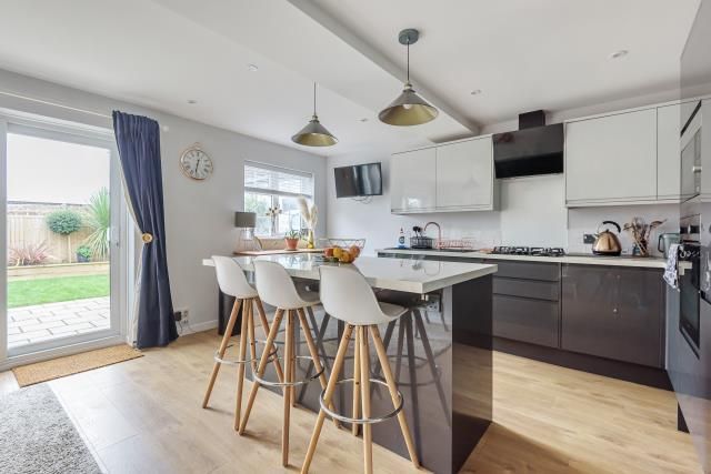 Property photo 1 of 10 Kitchen/Dining Area