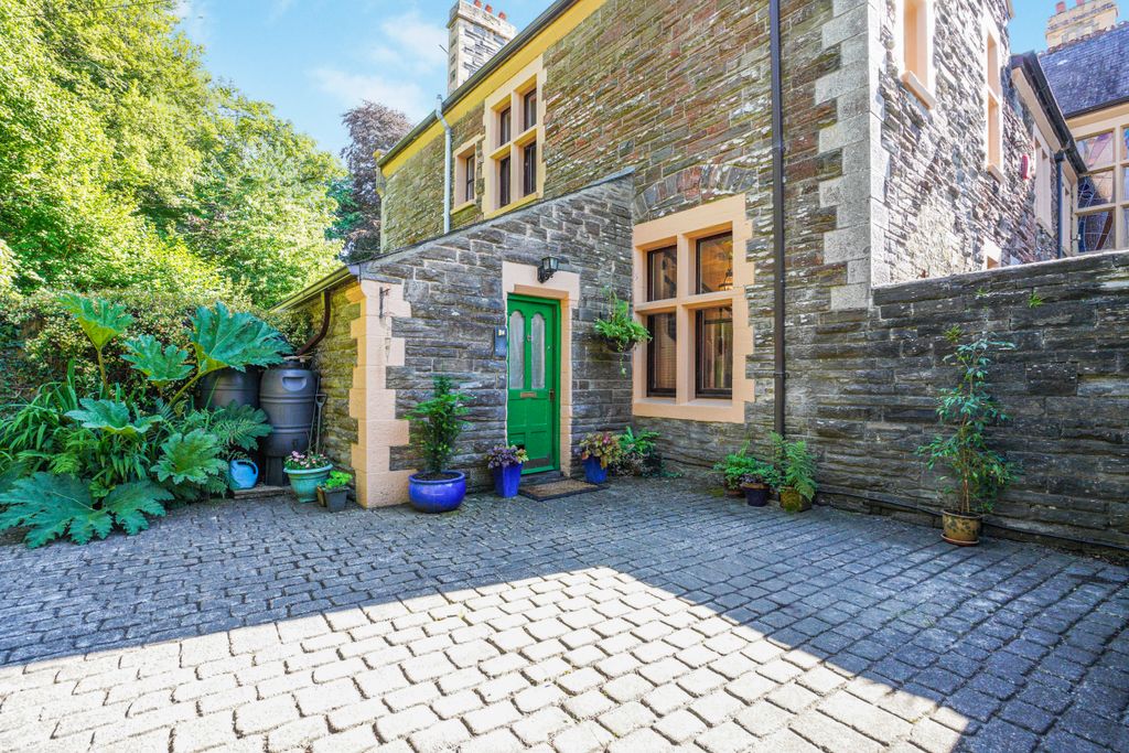 Property photo 1 of 38