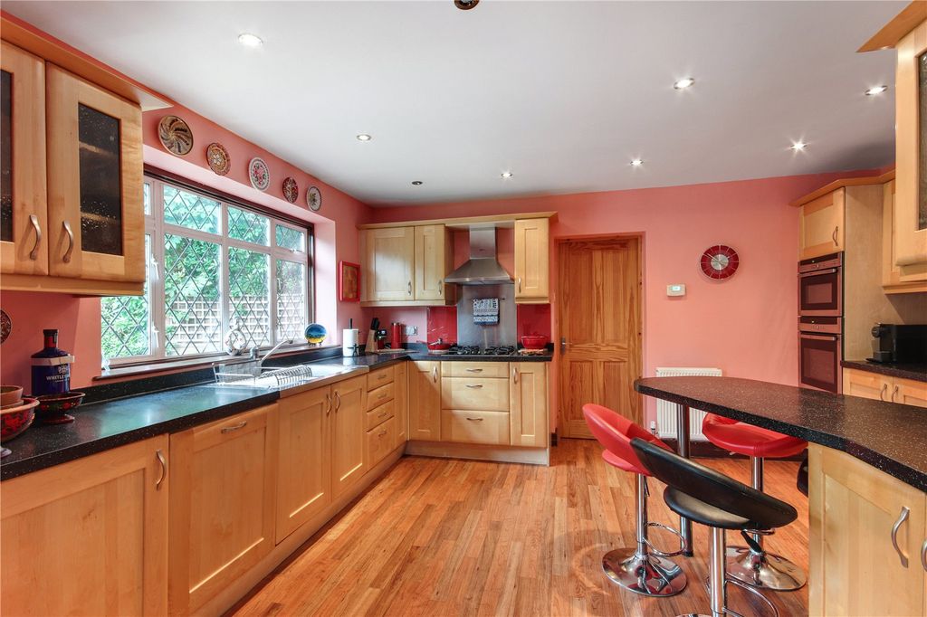 Property photo 2 of 12 Kitchen