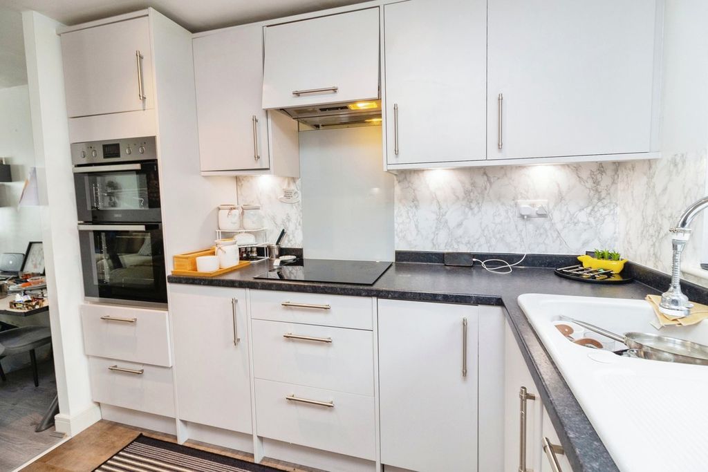 Property photo 3 of 16