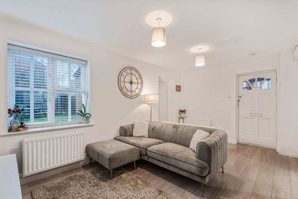 Property photo 2 of 22