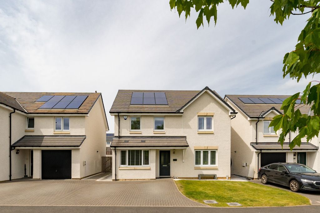 Property photo 1 of 31 Primary Property Image