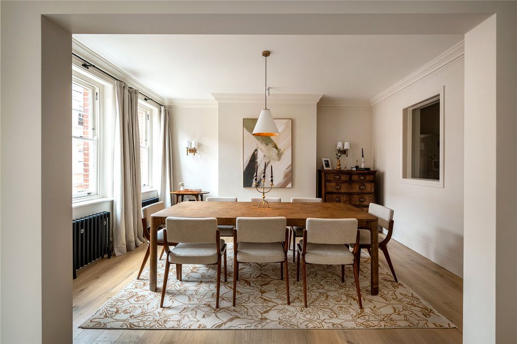 Property photo 2 of 19 Dining Room