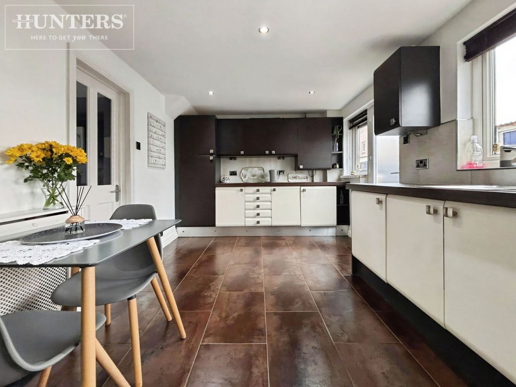 Property photo 2 of 10 Pbox-Img.Jpg