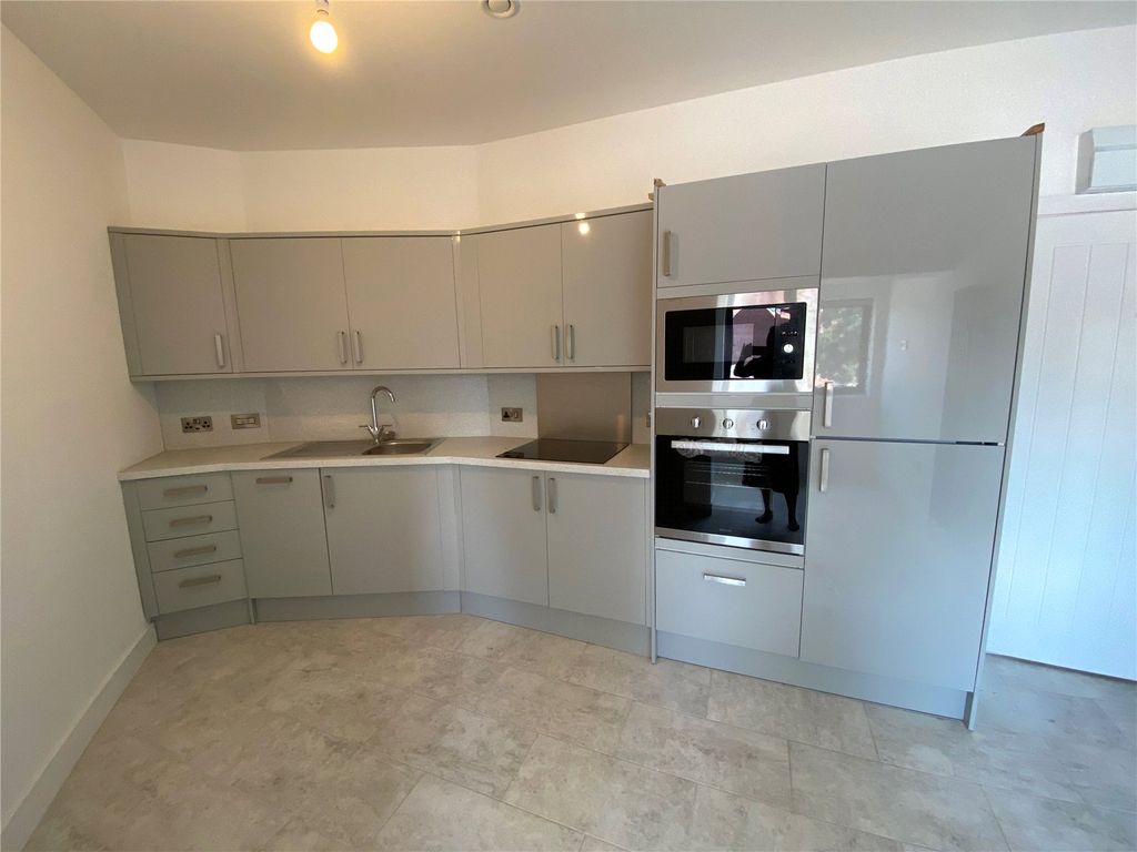 Property photo 2 of 6 Kitchen