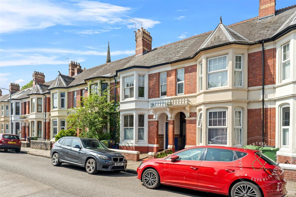 Property photo 1 of 33 Balaclava Road, Herncrabtree (29).Jpg