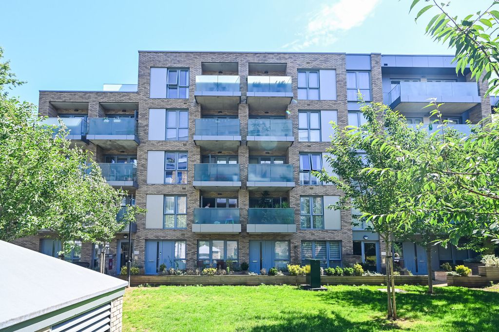 Property photo 1 of 12