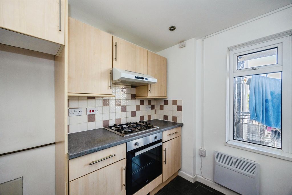 Property photo 2 of 12