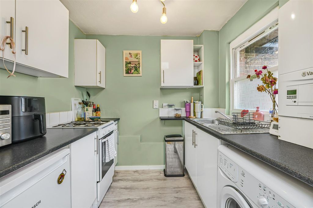 Property photo 2 of 9 Kitchen, Daley Thompson Way, Eden Harper Battersea