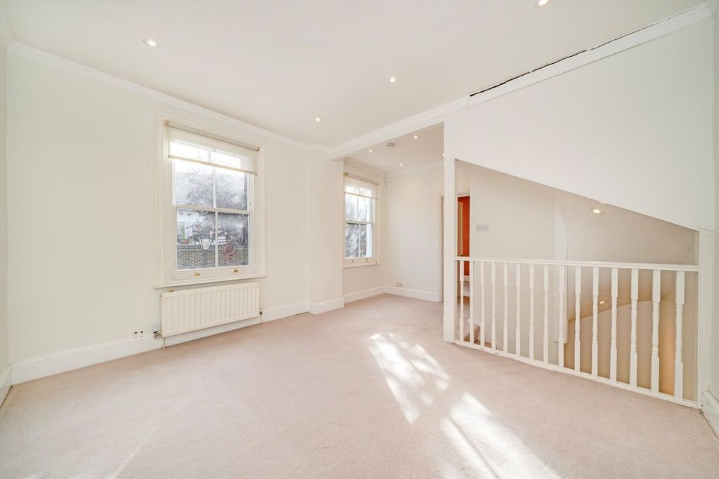 Property photo 3 of 10