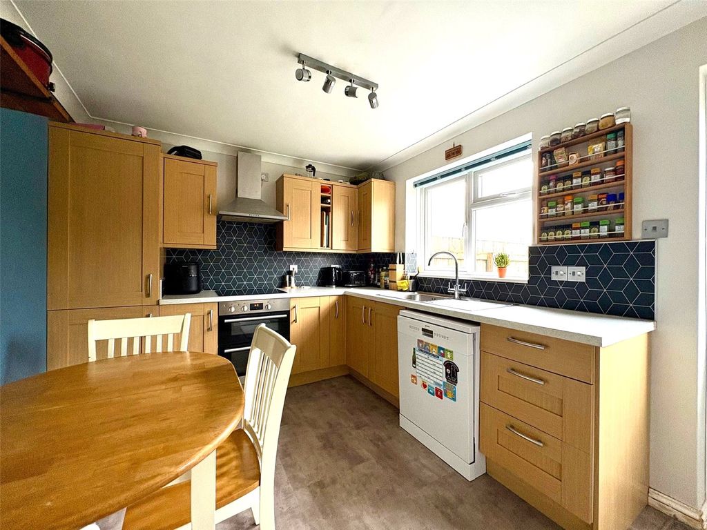 Property photo 2 of 14 Picture No. 12