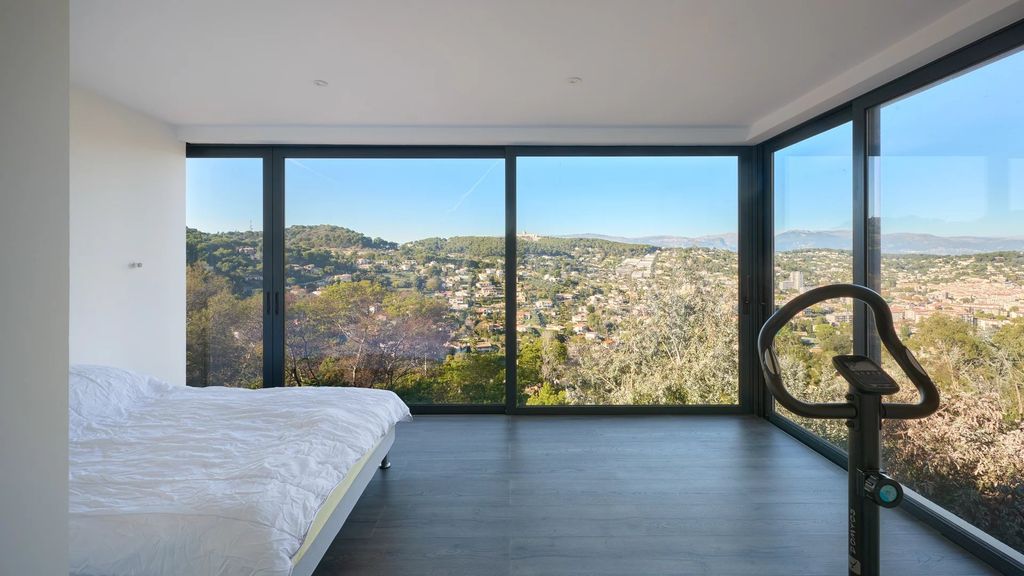 Property photo 2 of 3