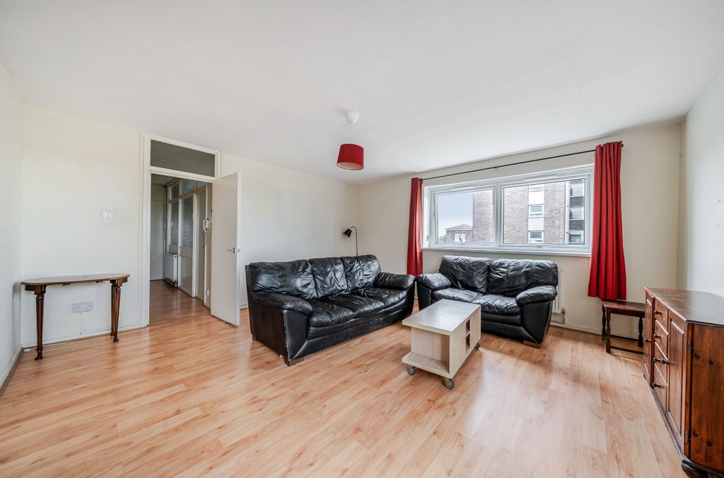 Property photo 2 of 14 1453862-14-69Ef93...