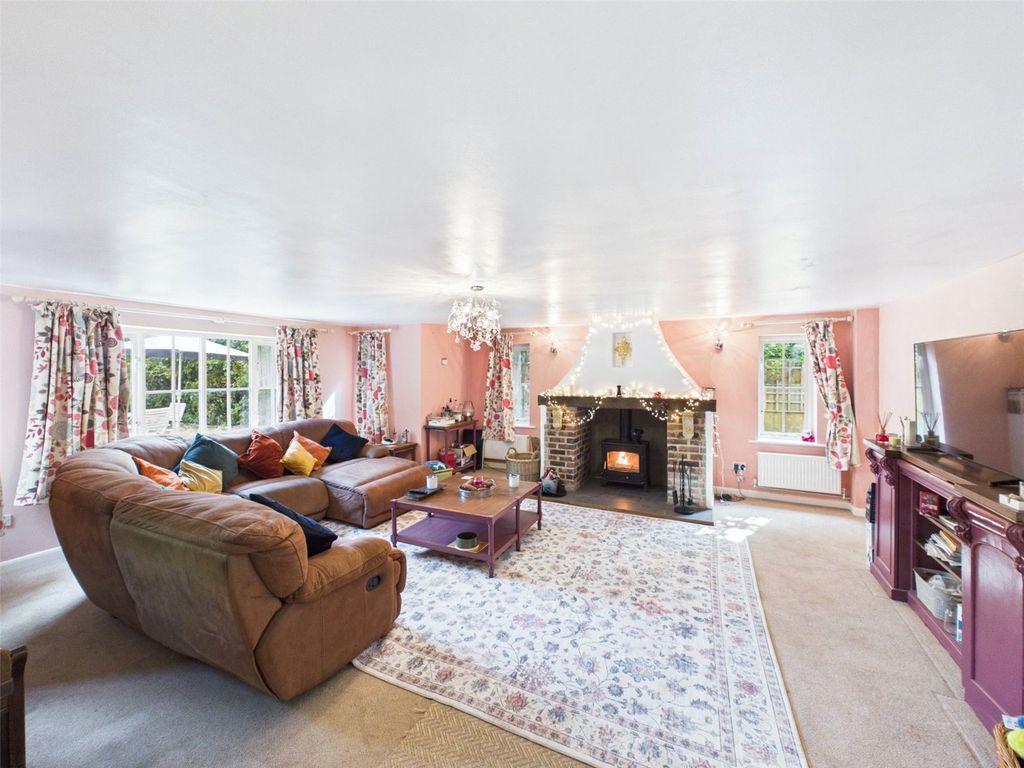 Property photo 2 of 44 Picture No. 06
